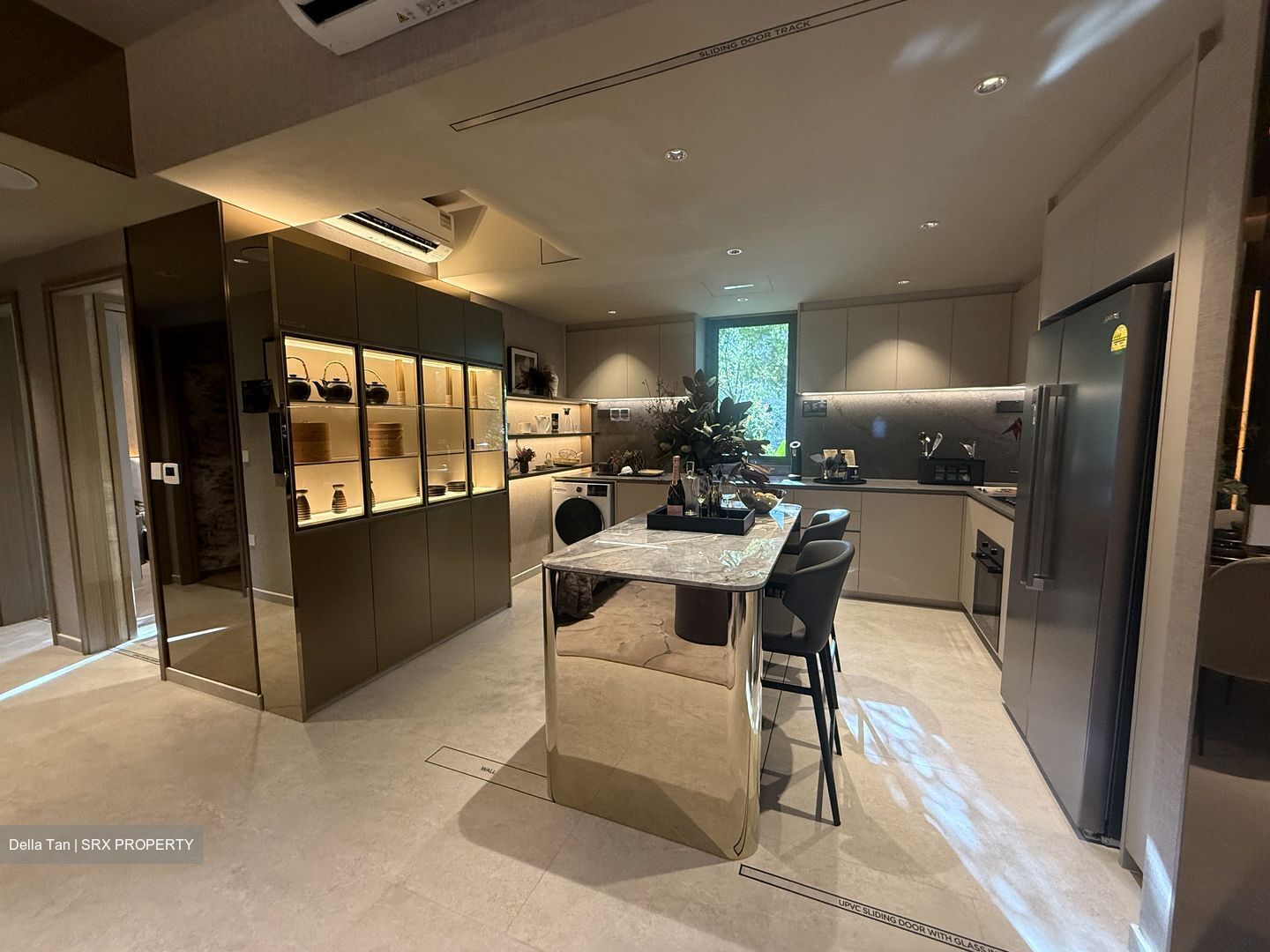 River Modern (D9), Apartment #528374131